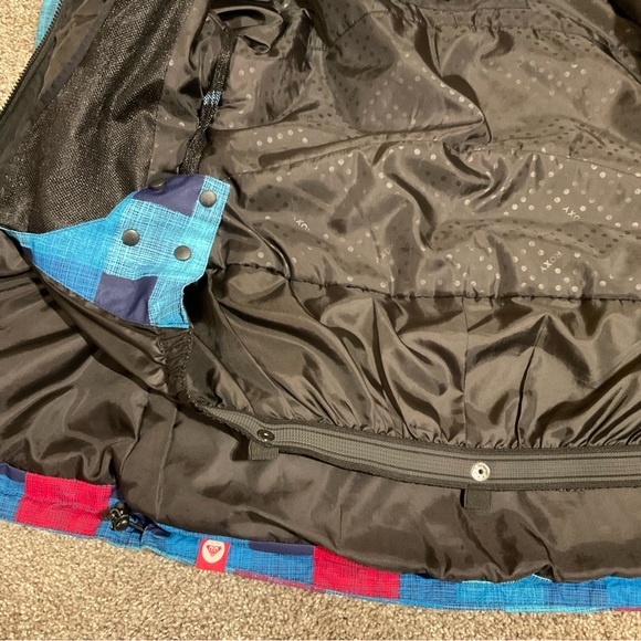 ROXY Snowboard/Ski Jacket w/ removable hood, size XS, EUC - Picture 10 of 11